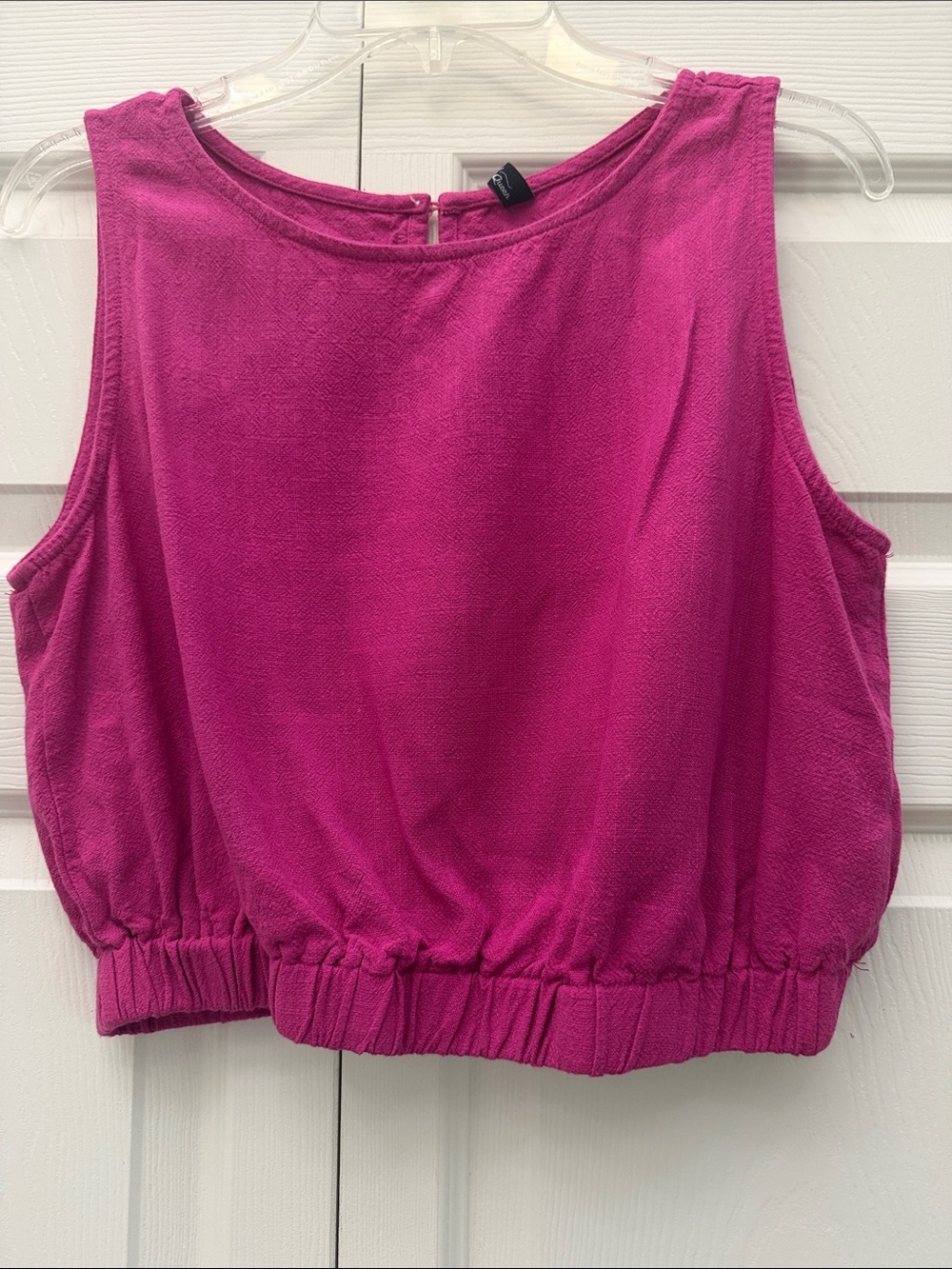Sleeveless Elastic-Hem Crop Top in Bright Fuchsia